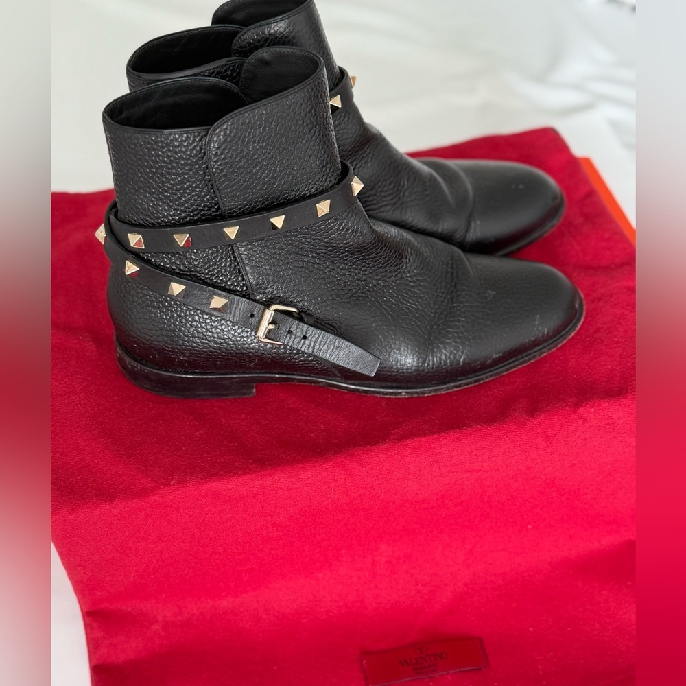 Valentino Garavani Black Leather Boots women  size 38